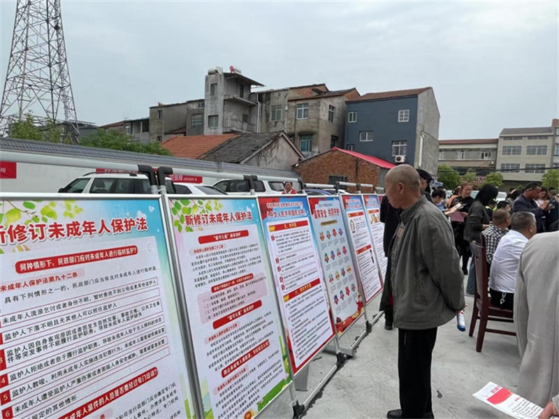 6438da0ec1f81.jpg 啊333333333333333.jpg