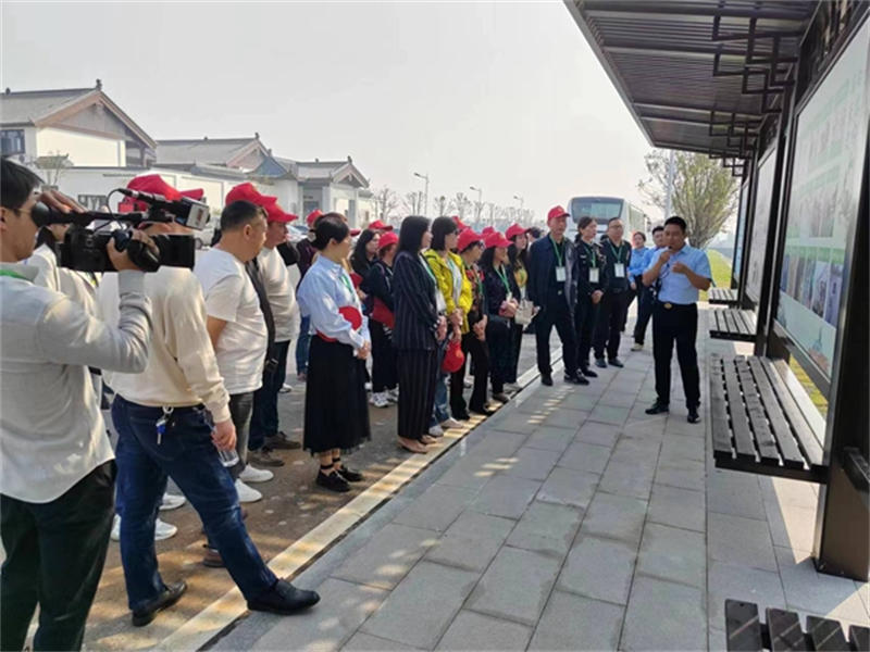 653b516c294ae.jpg 人1111111111111111.jpg