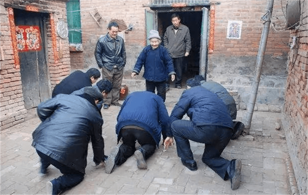 春节回乡随笔：乡村里盛行“有用崇拜”，谁