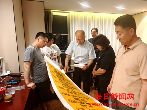 按222222222222.jpg 按222222222222.jpg