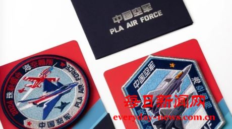 歼-20、歼-35A双剑合璧纪念章发布