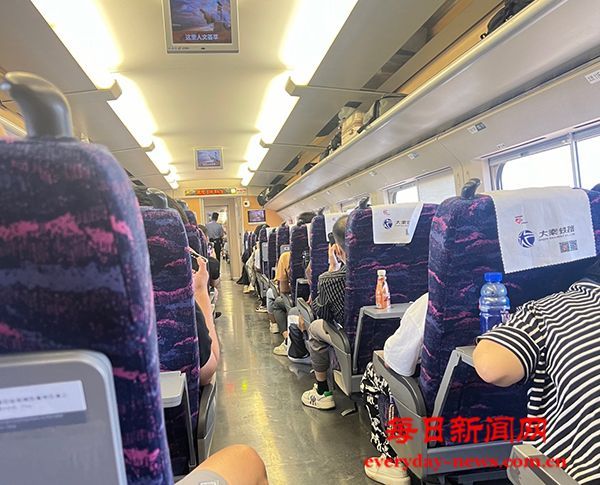 女子高铁霸座被行拘5日 春运路上这种行为