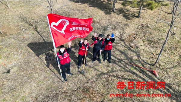 公交添新绿 志愿护青山——烟台高新区公司