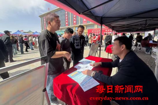 红寺堡区大型招聘会：6000余个岗位搭建