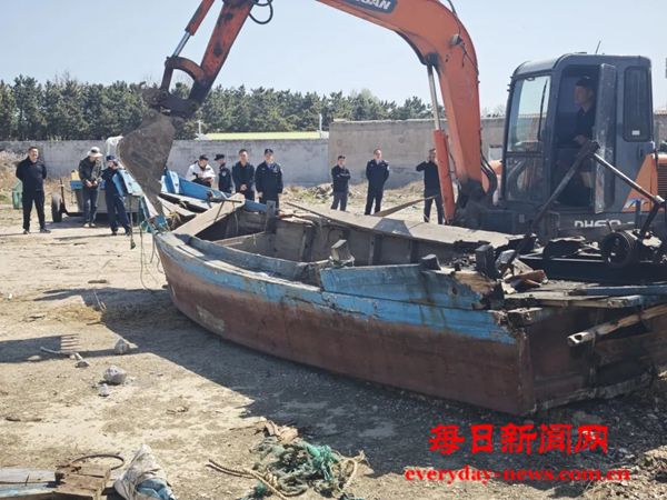 烟台高新区组织开展 “三无”船舶集中整治