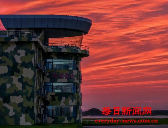 东部战区海军航空兵某团组织长航时反潜训练