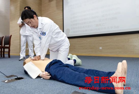 烟台高新区开展机关单位急救技能培训活动