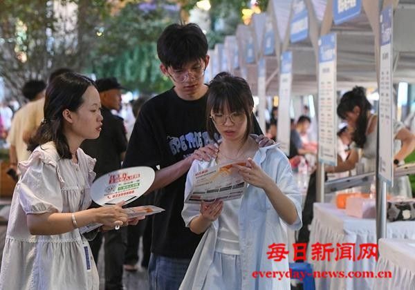 高薪招聘 跨界需求大 毕业季AI人才就业