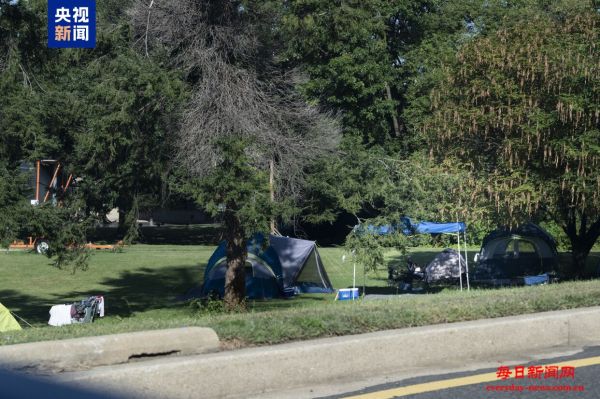 特朗普称将迅速清理无家可归者“夺回首都”