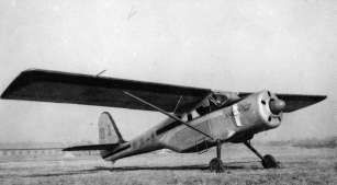 67年前，师生把这架飞机送上蓝天