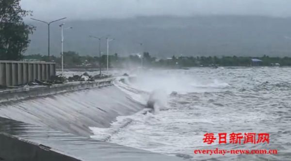 强热带风暴“博罗依”致菲律宾43万人被紧