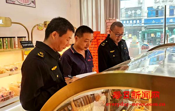 湖北省公安县麻豪口市场监管所：食品检查护