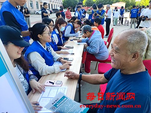 “忆”起守护时光 游园爱暖滨河——烟台高