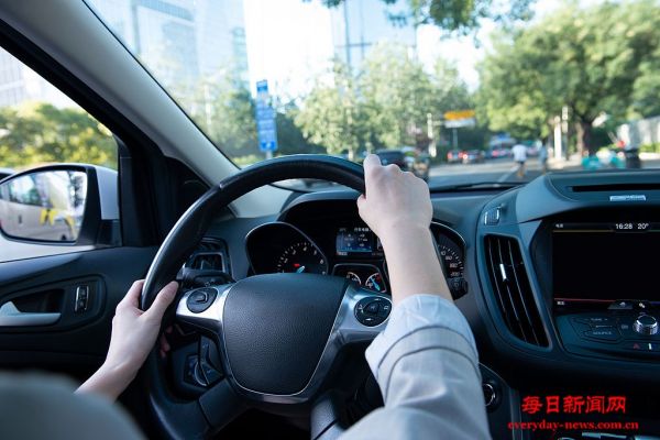 双节假期租车自驾游火爆 如何让旅客“放心