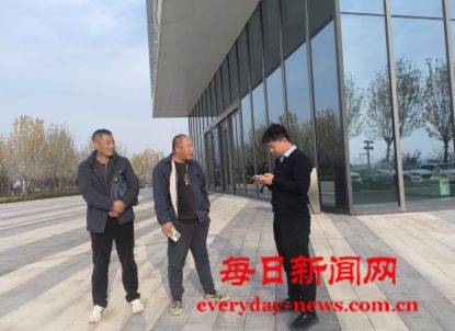 农民工欠薪找上门，烟台八角湾新城“推进”