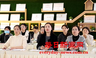 剑阁县鼓楼幼儿园开展班本课程 中期审议研