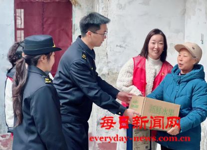 湖北省公安县市场监督管理局团委开展寒冬送