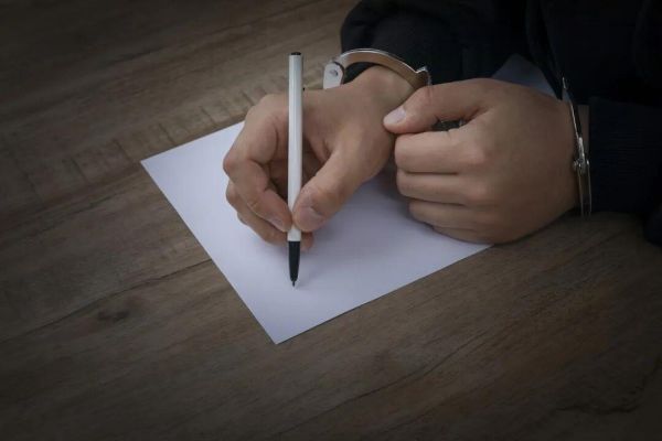 “我能把你亲属招进国安局” 男子招摇撞骗