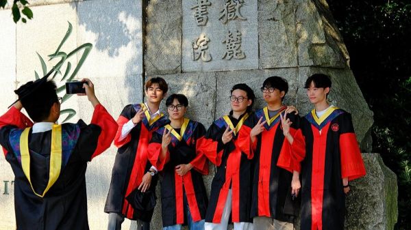 湖南：为大学生创业铺路护航